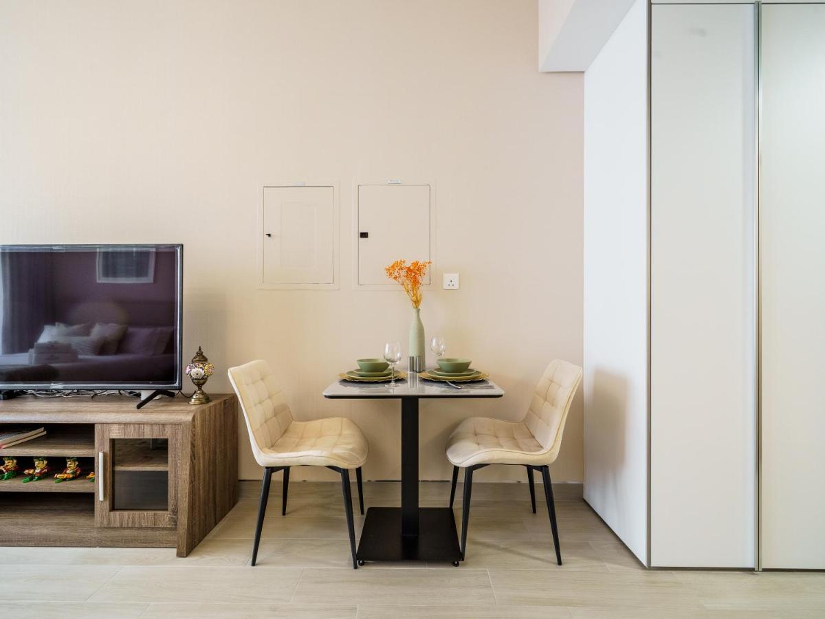 Elegant And Comfy - Jvc Apartment *